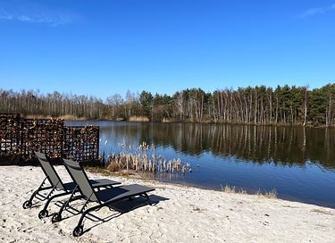 Wellness house with private beach on large lake - 3