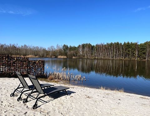 Wellness house with private beach on large lake - 3