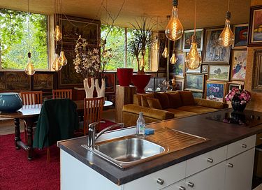 Artsy apartment with hot tub - 2