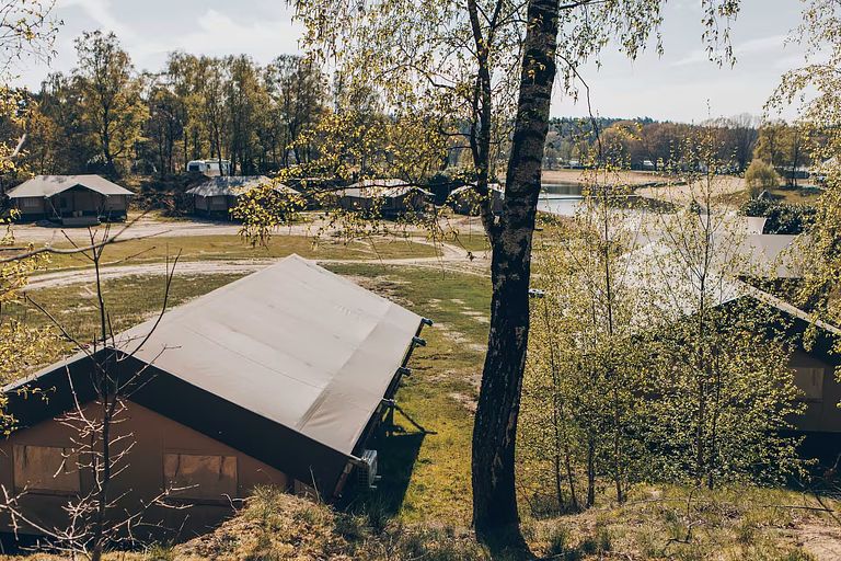Glampinglodge op veelzijdig vakantiepark - 1