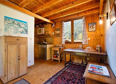 Chalet tussen de bergen met uitzicht - 18