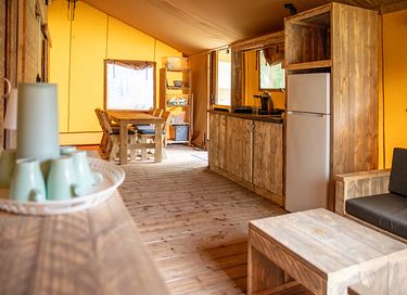 Luxe glamping met stortdouche bij een meer - 5