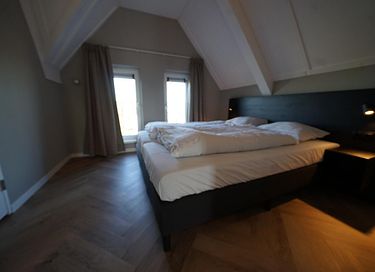 Balkon met uitzicht op het meer - 9