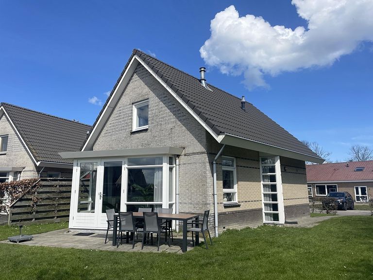 Vakantiehuis aan het IJsselmeer met sauna - 1