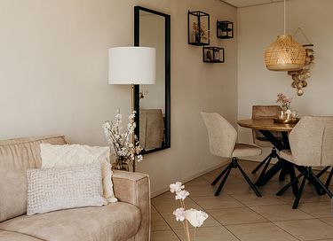 Spacious apartment suite with hot tub - 5