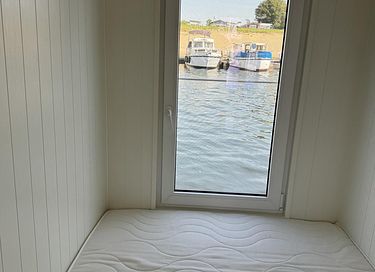 Bateau-maison confortable sur l'eau - 2