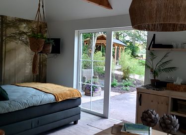 B&B in the forest with private swimming pond - 40