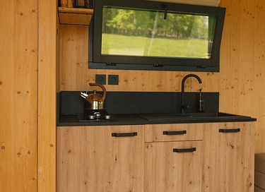Tiny house bij een boerderij met paarden - 10