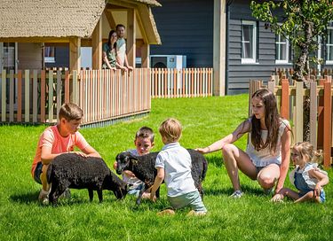 Familiewoning met uitzicht op natuurplas - 33