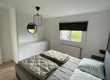 Gîte spacieux au bord d'un lac de loisirs - 11