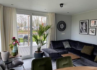 Holiday home for 8 by the water - 5