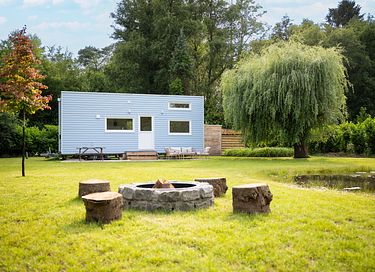Schönes Tiny House mit Teich und Feuerstelle - 2