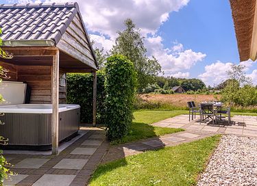 Detached holiday home with private wellness - 3