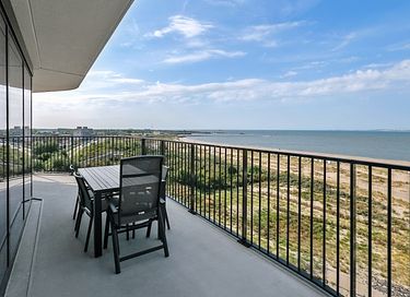 Luxury apartment for 4 people with sea view