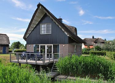 Vakantiehuis (8p) aan het water met wellness - 1