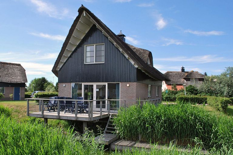 Vakantiehuis (8p) aan het water met wellness - 1