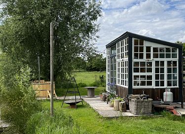 Unique Tiny House with private hot tub - 3