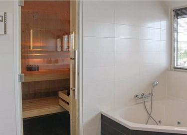 Luxuriöses Ferienhaus für 8 Personen am Wasser - 11