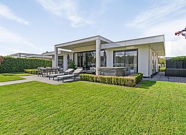 Villa avec jacuzzi et magnifique jardin