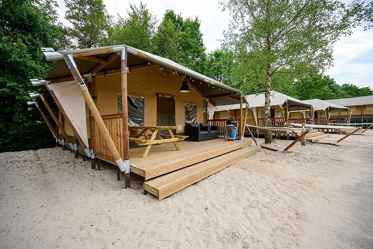 Tente glamping 6 personnes à la campagne - 1