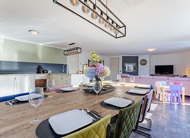 Spacious holiday home with hot tub and garden - 8
