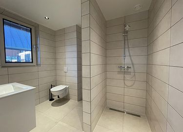 Spacious villa with hot tub and sauna - 37