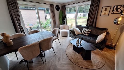 Komfortable Lodge mit Whirlpool in der Natur - 3