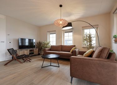 Rural waterfront holiday home - 8