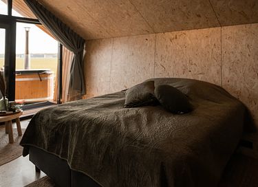 Luxury cottage with private hot tub - 4