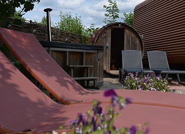 Maison enveloppante de bien-être avec sauna et bain à remous - 19