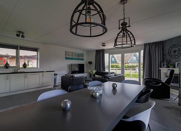 Vakantiehuis (8p) aan het water met wellness - 10