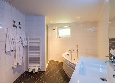 Chalet pour 2 personnes dans la forêt avec bain à remous et sauna - 13