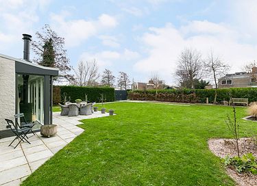 Detached villa with fenced garden - 22
