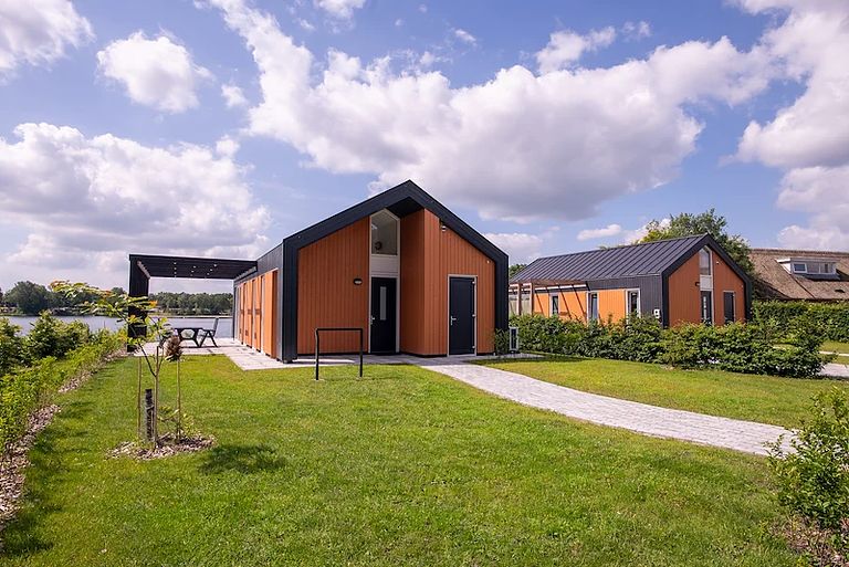 Vacation villa (4p) on the water in Drenthe - 1
