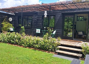Tiny house in greenery - 6