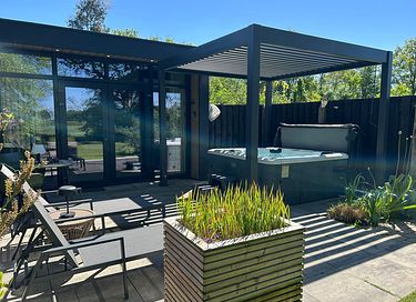 Wellness lodge with unobstructed view - 4