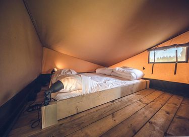 Tente de glamping pour 8 personnes avec cabine de couchage - 7
