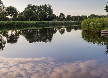 Romantic cottage by the water - 14
