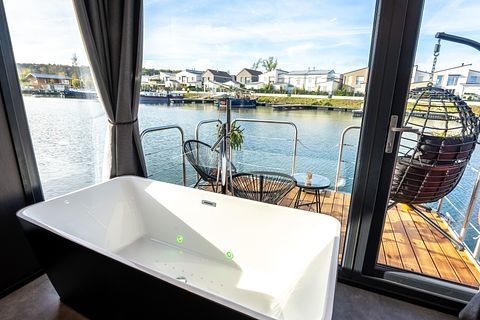 Romantisches Tiny House auf dem Wasser - 2