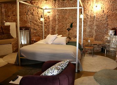Family room in medieval tower - 2