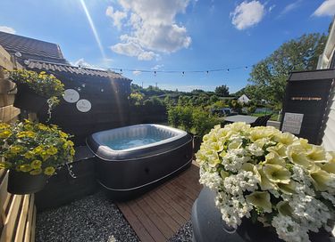 Logement de vacances avec jacuzzi au bord de l'eau - 2