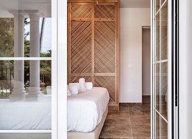 Luxury villa near the sea for up to 20p. - 24