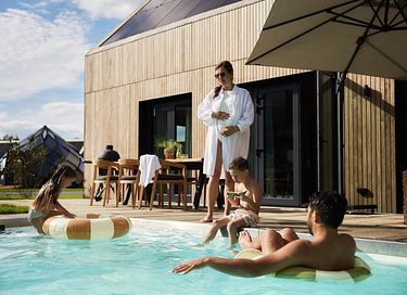 Luxury vacation villa with pool - 3
