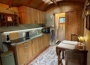 Beautiful gipsy wagon for 2 people - 14