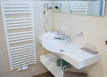 Sfeervolle hotelkamer met bergzicht - 8
