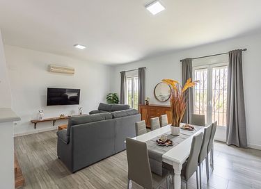 Vakantiehuis met veel ruimte en mooi zwembad - 24