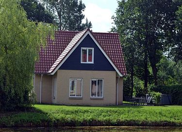Luxus-Ferienhaus mit Sauna am Wasser