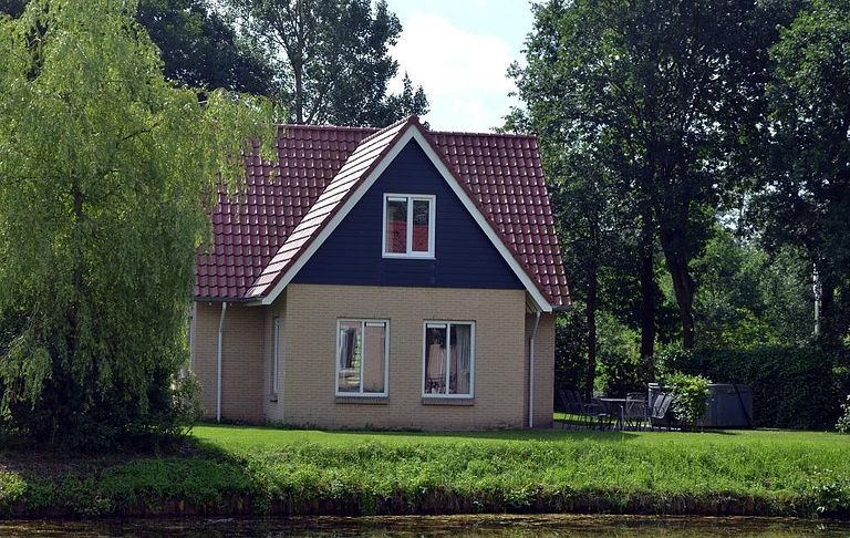 Luxus-Ferienhaus mit Sauna am Wasser - 1