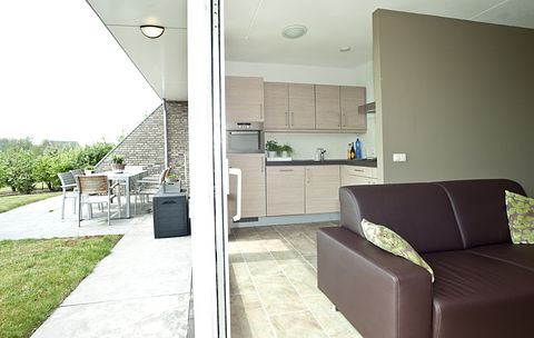 Vakantiewoning met tuin op waterrijk park - 3