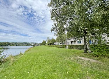 Vakantiehuis met uitzicht over een meer - 13